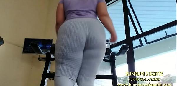 trendsCalça Legging Branca na Academia - Me segue no Instagram @srtacamargobigass - Acesso ao WhatsApp e Conteúdos www.bumbumgigante.com - Participe dos meus Vídeos